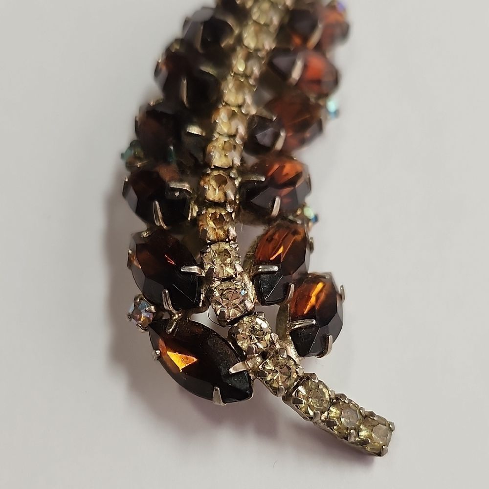 Mid Century Root Beer AB Crystal Rhinestone Brooch - Picture 8 of 8